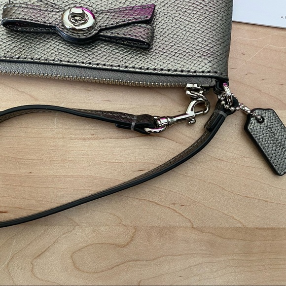 Sparkling gray Coach wristlet - Picture 6 of 8